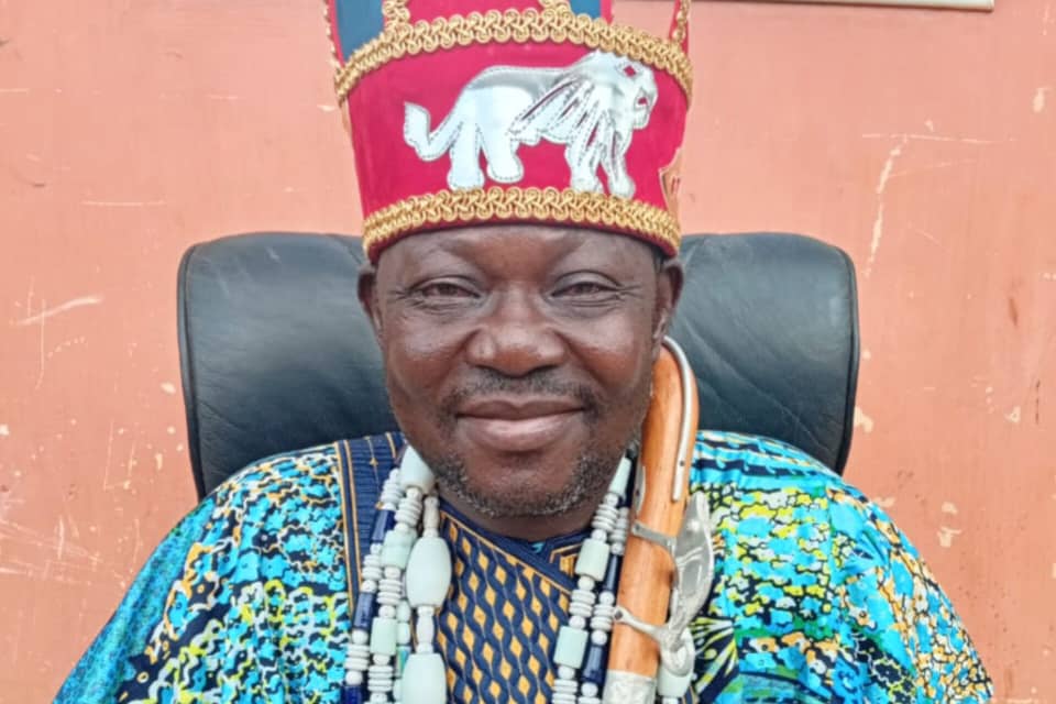OUINHI : SA MAJESTÉ DADA ABANIGAN GBÊSSO TOHOZIN, ROI DES TOHOUÈS, BÉNIT LA NOUVELLE ÈRE ET APPELLE À L’UNION SACRÉE POUR LE BÉNIN